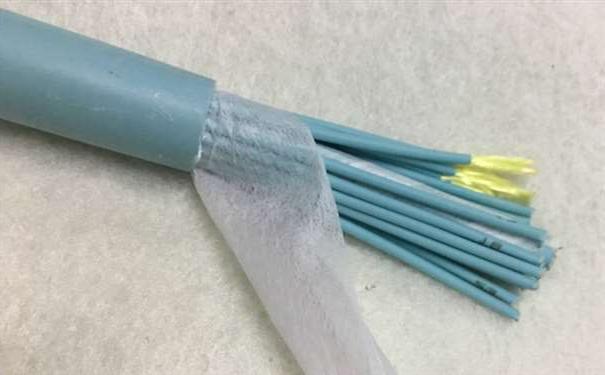 昆明市欧孚光缆厂家：室内光缆和室外光缆的区别